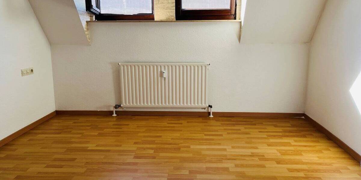 Etagenwohnung Gäufelden Nebringen - 2 Zimmer, 68 m&sup2;, 165.000&euro; | Angebot:25704236