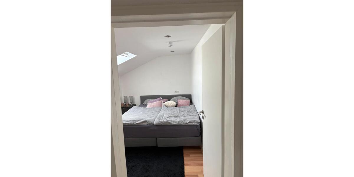 Dachgeschoßwohnung Hechingen - 3 Zimmer, 80 m&sup2;, 750&euro; | Angebot:25838295