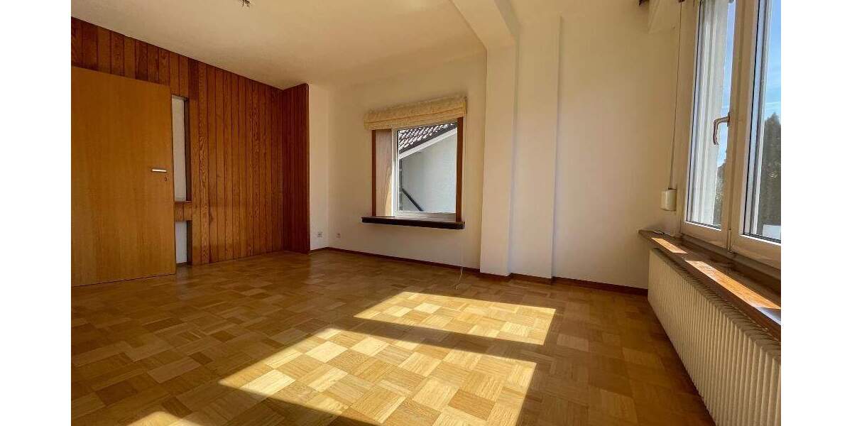 Doppelhaushälfte Renningen - 7 Zimmer, 155 m&sup2;, 2.200&euro; | Angebot:25898274