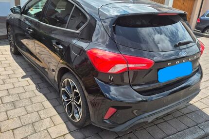 Ford Focus 118.405 km 13.500 &euro; Ammerbuch 72119