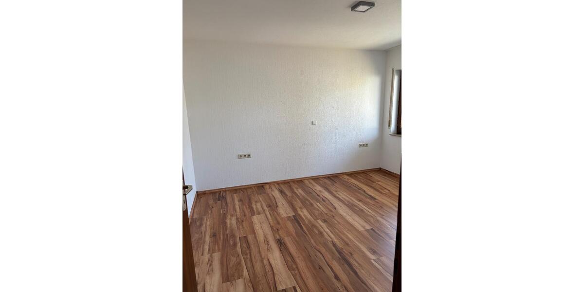 Etagenwohnung Nürtingen - 3 Zimmer, 71 m&sup2;, 950&euro; | Angebot:25842329