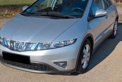 Honda Civic 66.000 km 6.950 &euro; Grabenstetten 72582