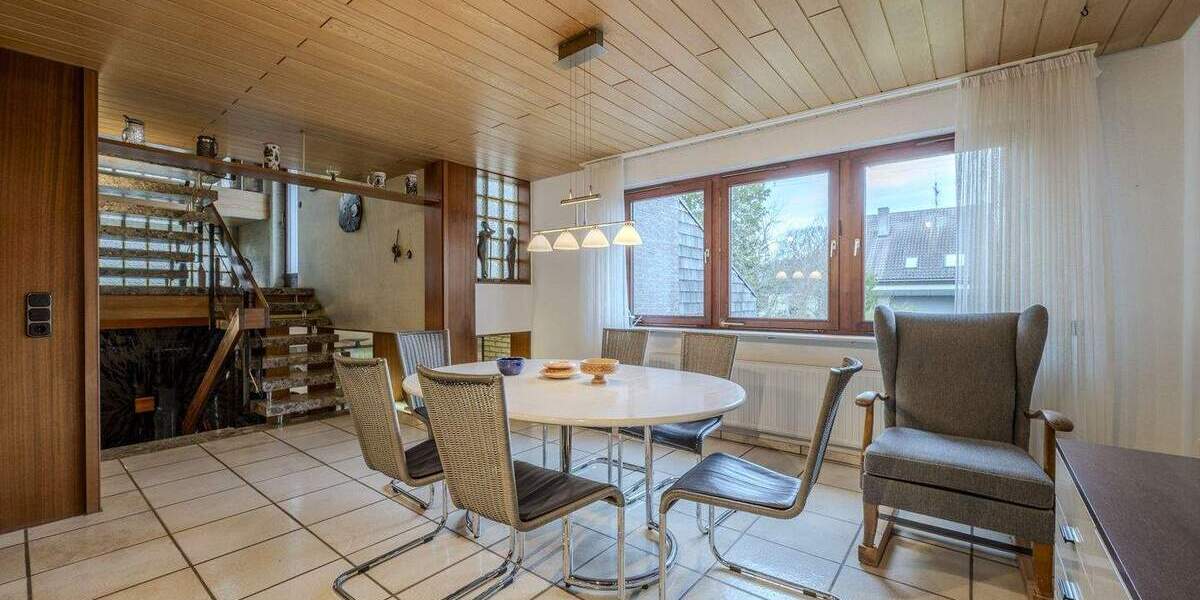 Einfamilienhaus Nürtingen - 7 Zimmer, 282 m&sup2;, 949.000&euro; | Angebot:25671696