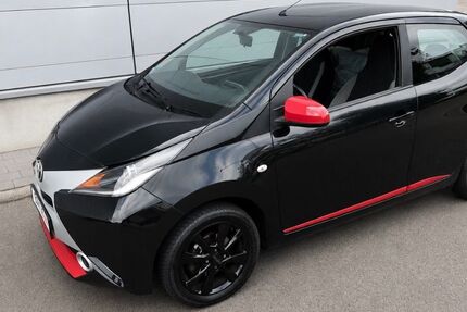 Toyota Aygo (X) 83.000 km 5.999 &euro; Stuttgart 70567