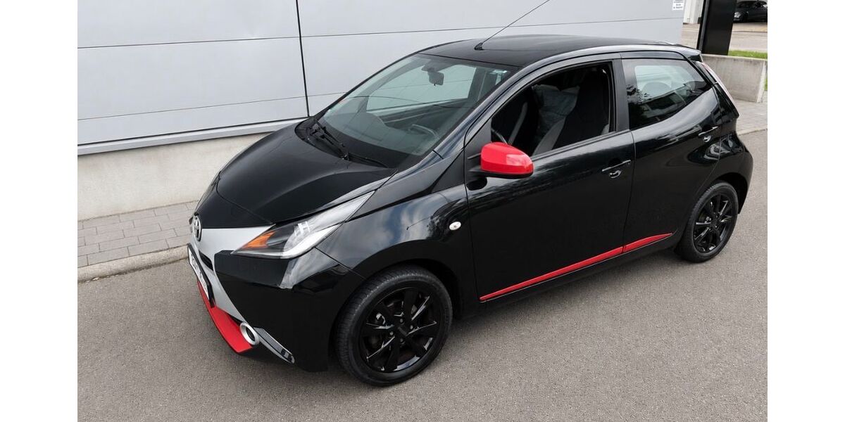 Toyota Aygo (X) 83.000 km 5.999 &euro; Stuttgart 70567