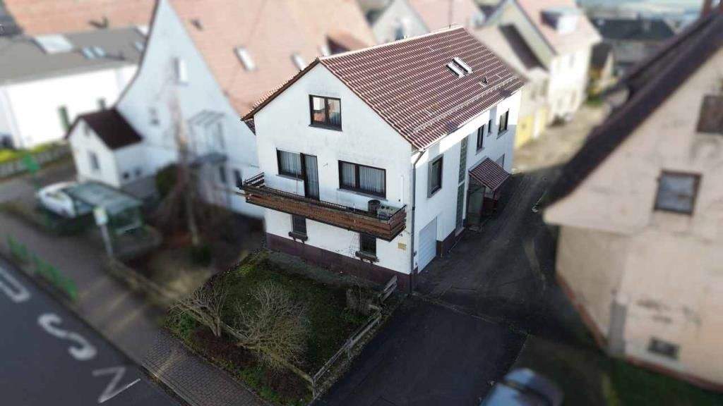 Einfamilienhaus Nagold-Hochdorf Hochdorf - 8 Zimmer, 191 m&sup2;, 394.000&euro; | Angebot:25745176