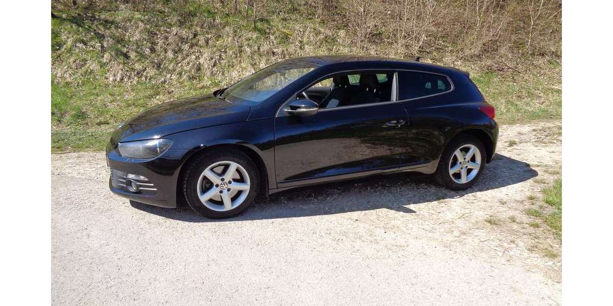 VW Scirocco 98.000 km 7.999 &euro; Reutlingen (Ohmenhausen)- Tel 01799296766 72770