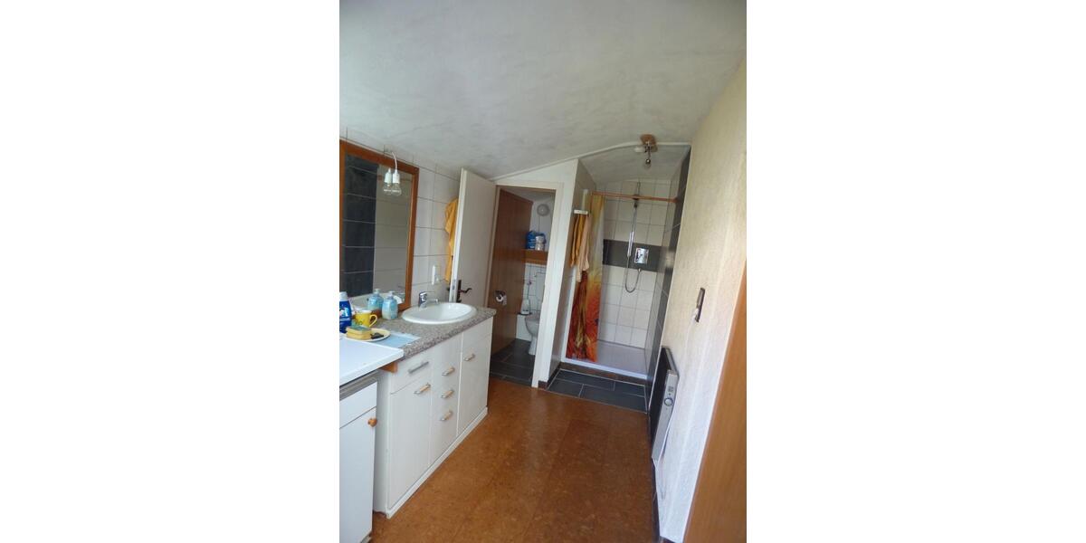 Mehrfamilienhaus, Wohnhaus Bad Urach - 9 Zimmer, 228 m&sup2;, 308.000&euro; | Angebot:27220362