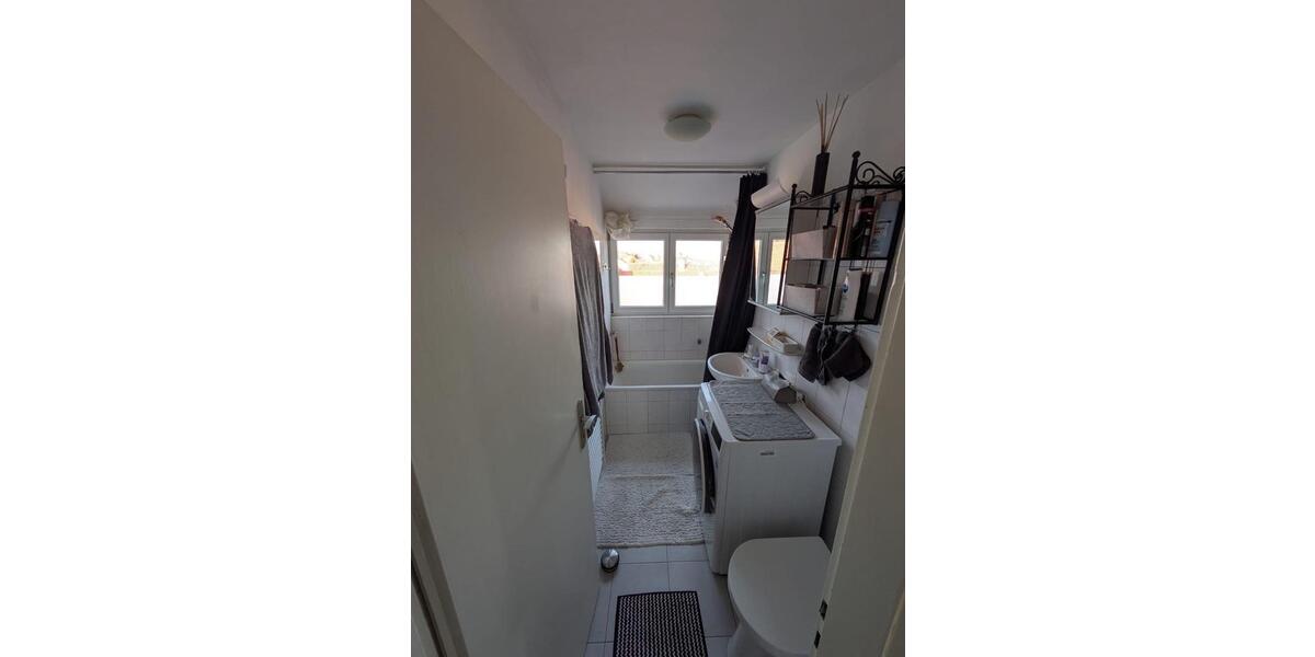 Dachgeschoßwohnung Stuttgart Sillenbuch - 3.5 Zimmer, 66 m&sup2;, 935&euro; | Angebot:25965679