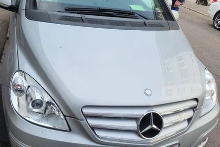 Mercedes-Benz B 180 103.000 km 7.800 &euro; Stuttgart 70176