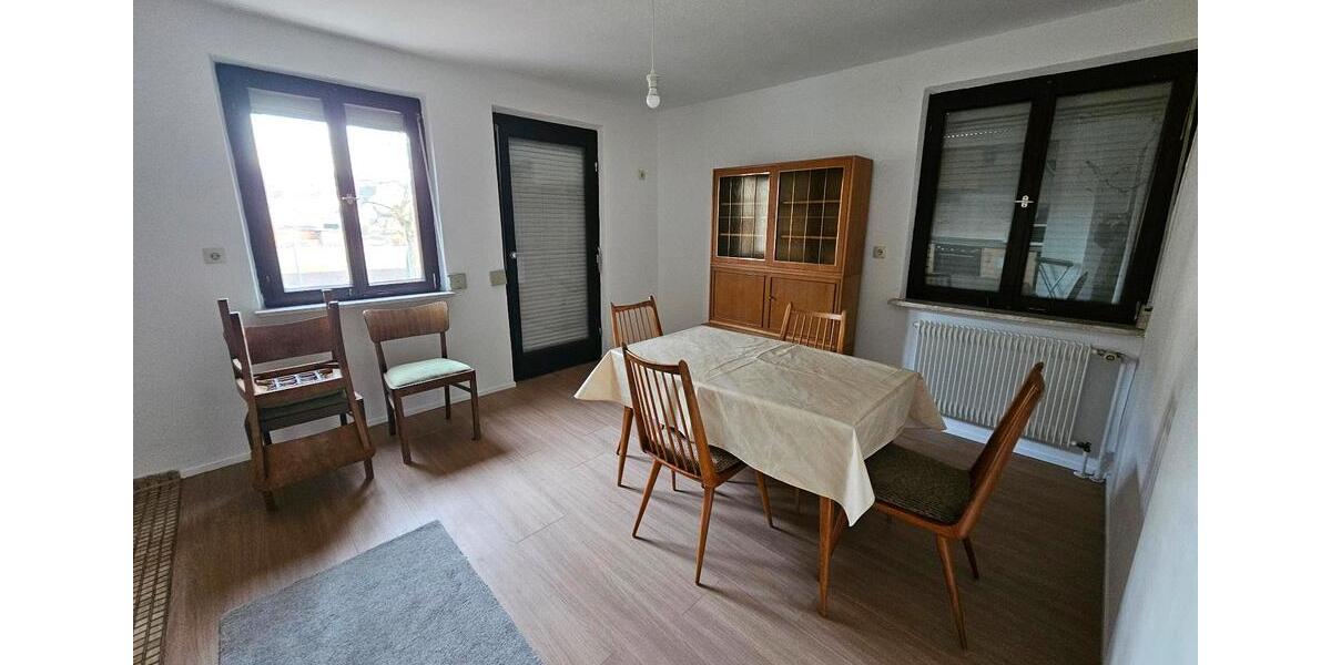Erdgeschoßwohnung Ammerbuch - 5 Zimmer, 170 m&sup2;, 1.800&euro; | Angebot:25936825