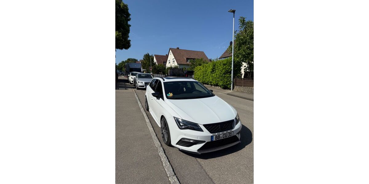 Seat Leon 99.000 km 22.499 &euro; Holzgerlingen 71088