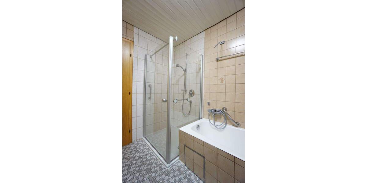 Einfamilienhaus Dettingen an der Erms - 7 Zimmer, 157 m&sup2;, 580.000&euro; | Angebot:25697065