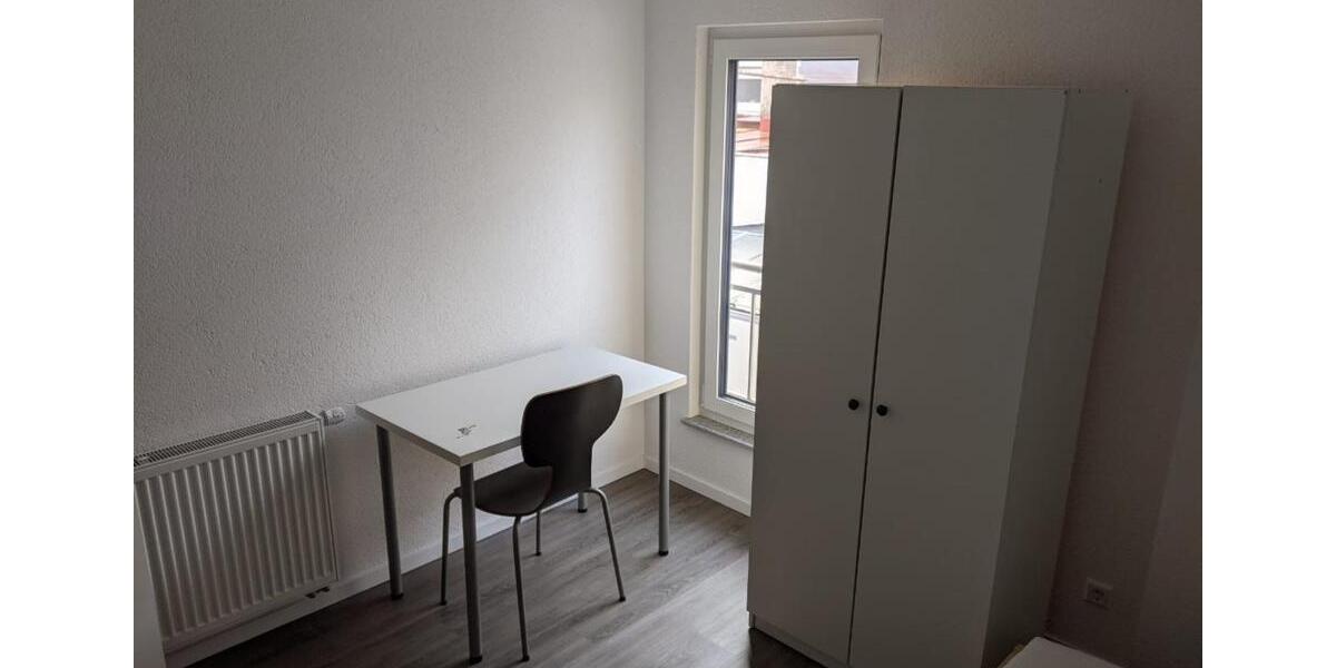 Erdgeschoßwohnung Sindelfingen - 4 Zimmer, 10 m&sup2;, 450&euro; | Angebot:18196157