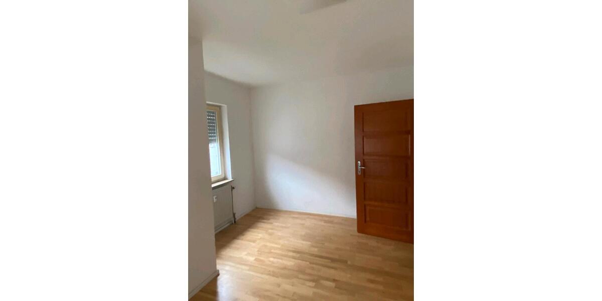 Etagenwohnung Lichtenstein - 4 Zimmer, 110 m&sup2;, 1.300&euro; | Angebot:24936967