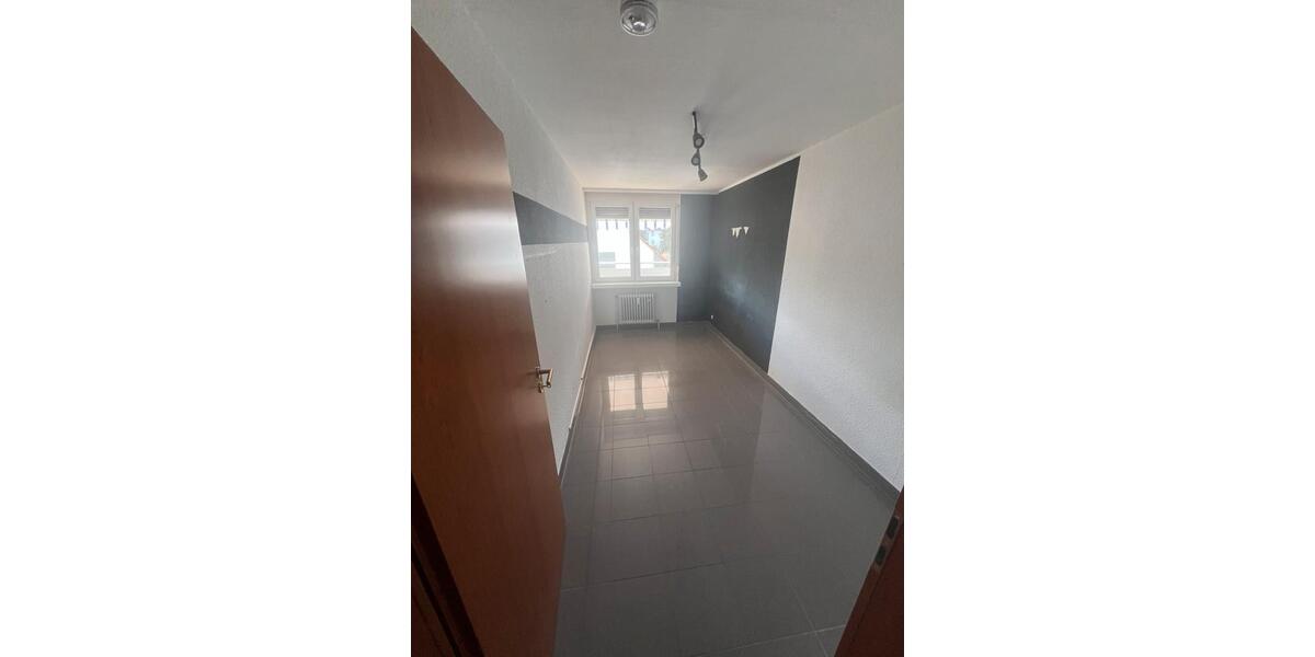 Etagenwohnung Pfullingen - 4 Zimmer, 100 m&sup2;, 329.000&euro; | Angebot:25922379