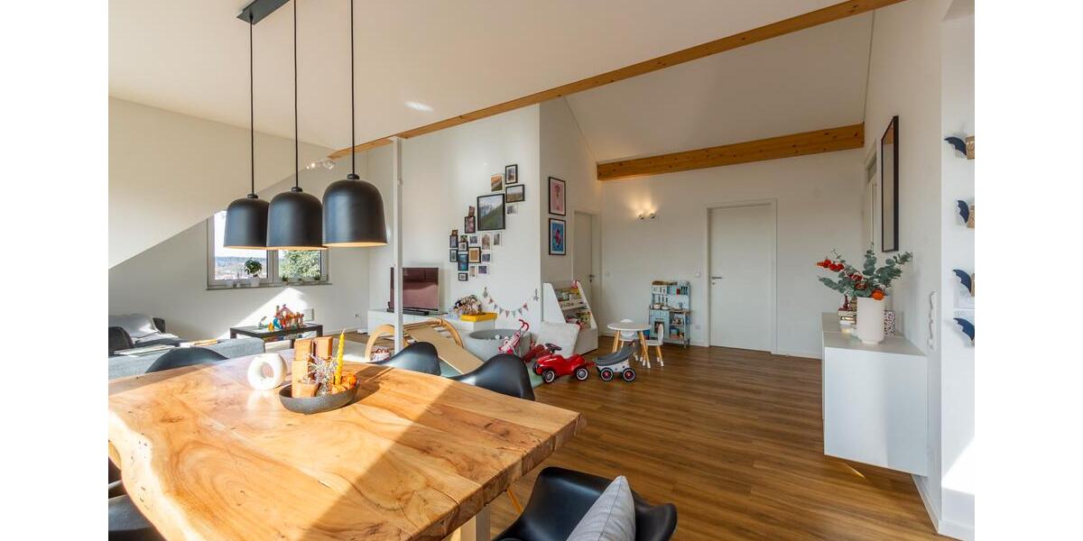 Dachgeschoßwohnung Oberboihingen - 3 Zimmer, 95 m&sup2;, 1.100&euro; | Angebot:25479852