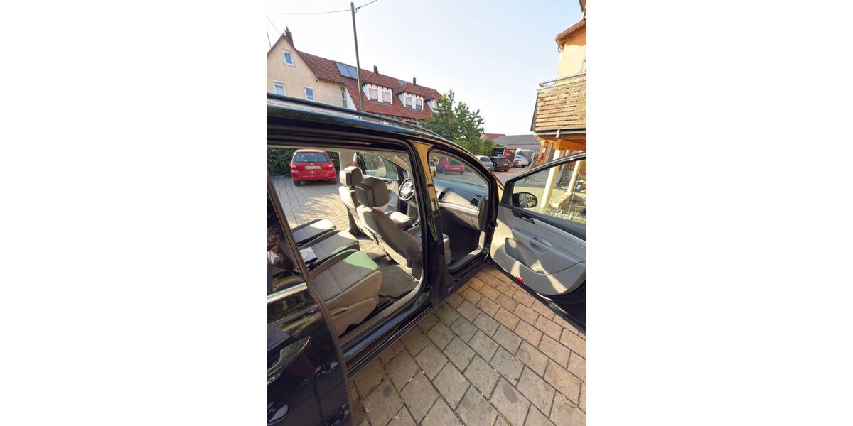 VW Sharan 176.500 km 23.900 &euro; Ofterdingen 72131