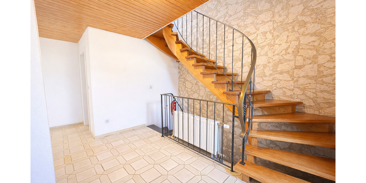 Mehrfamilienhaus, Wohnhaus Sindelfingen Maichingen - 6 Zimmer, 166 m&sup2;, 695.000&euro; | Angebot:25909364