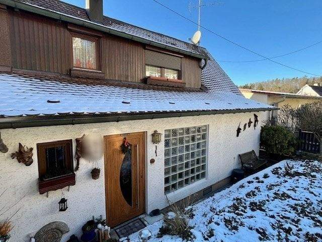 Doppelhaushälfte Steinenbronn - 5 Zimmer, 133 m&sup2;, 380.000&euro; | Angebot:25704413