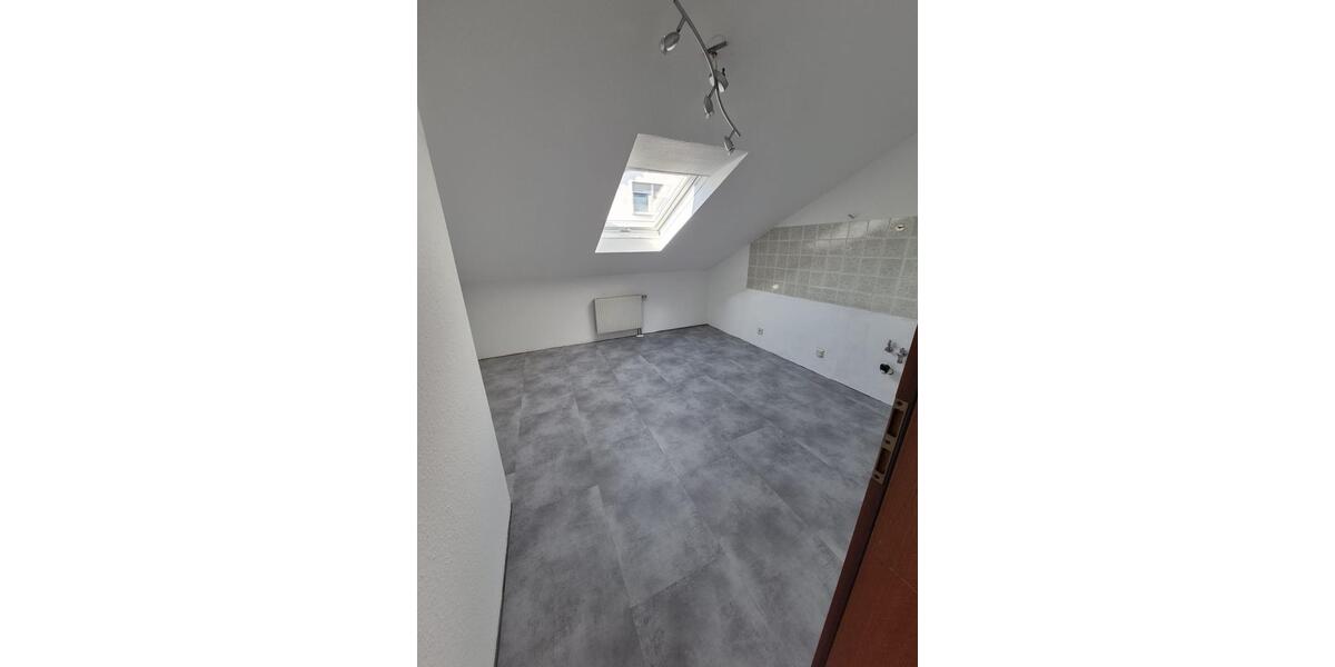 Dachgeschoßwohnung Sindelfingen Darmsheim - 3 Zimmer, 75 m&sup2;, 1.100&euro; | Angebot:26429200