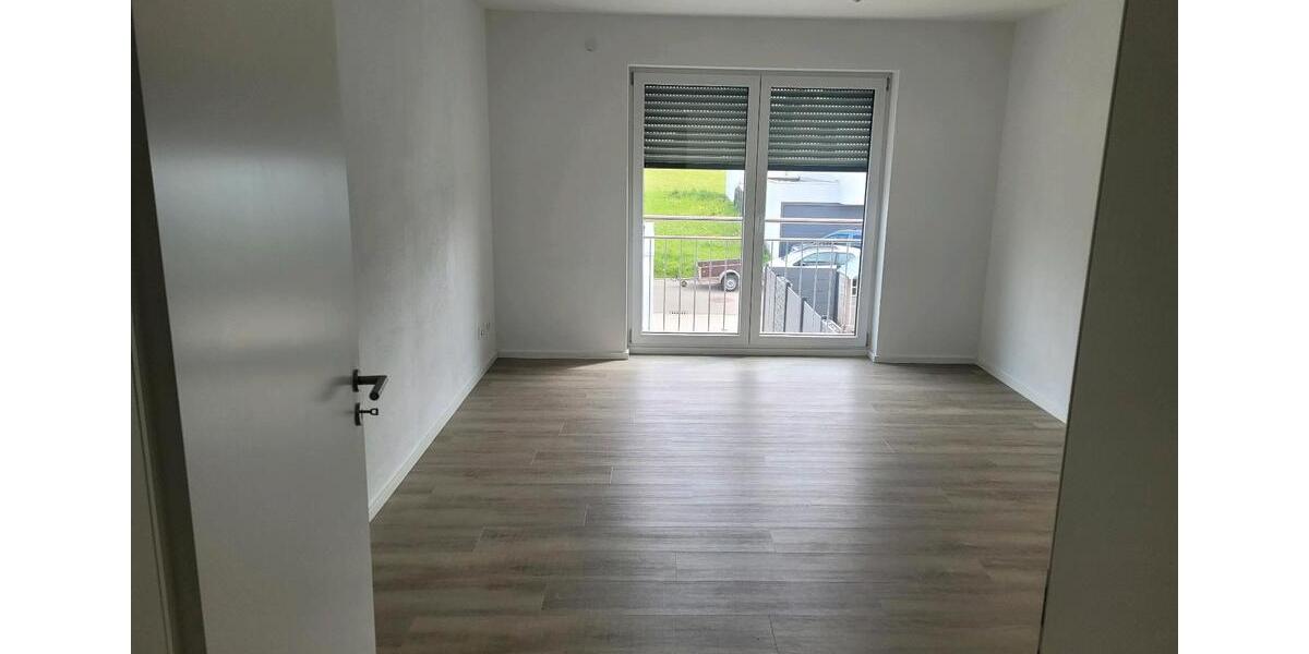 Etagenwohnung Kirchentellinsfurt - 1 Zimmer, 170 m&sup2;, 700&euro; | Angebot:25415723