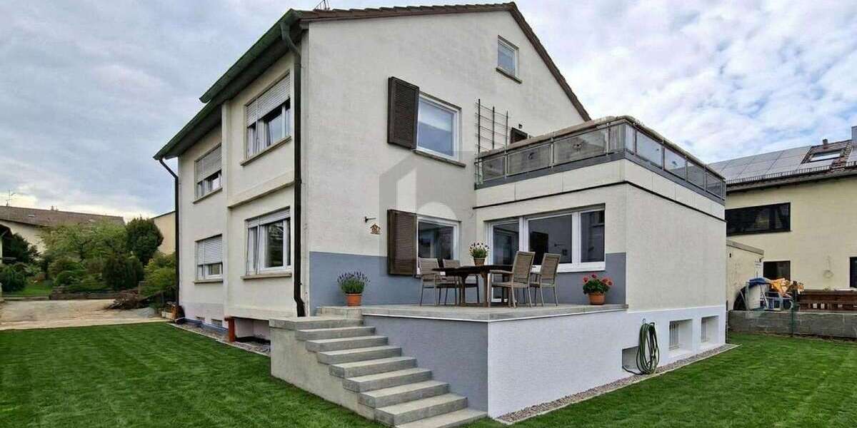 Einfamilienhaus Sindelfingen - 7 Zimmer, 230 m&sup2;, 800.000&euro; | Angebot:26524804