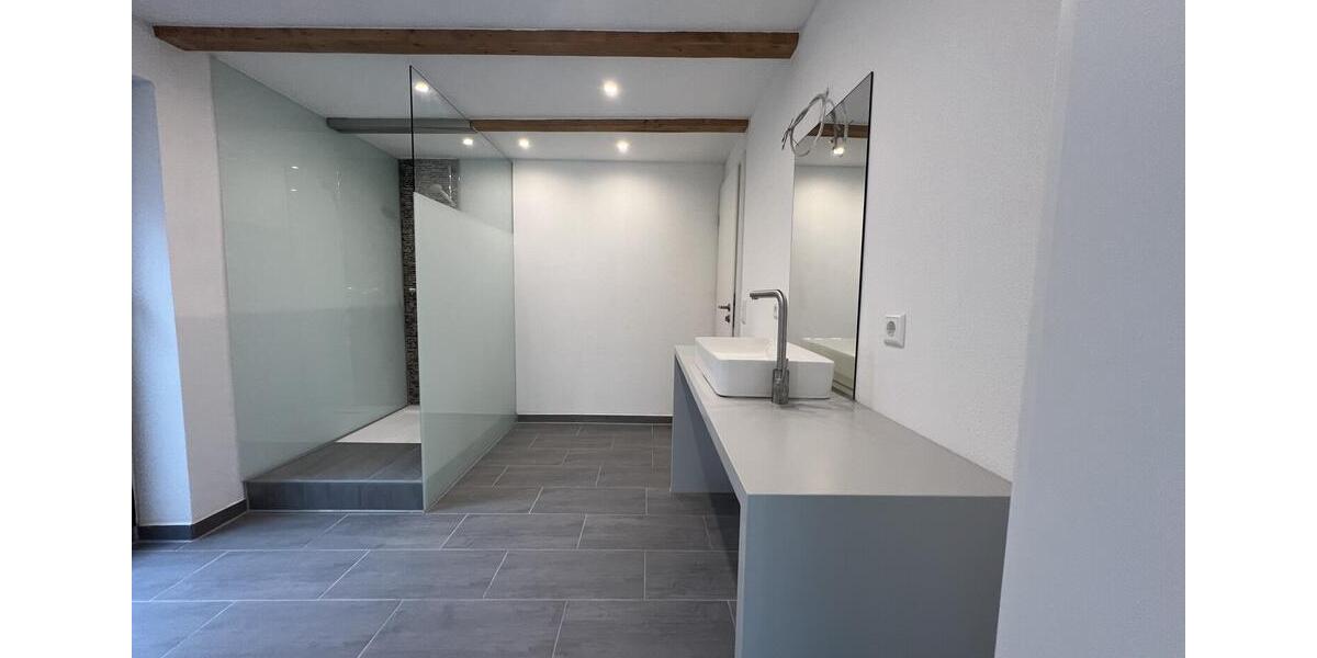 Mehrfamilienhaus, Wohnhaus Trochtelfingen - 7.5 Zimmer, 221 m&sup2;, 2.100&euro; | Angebot:25791515