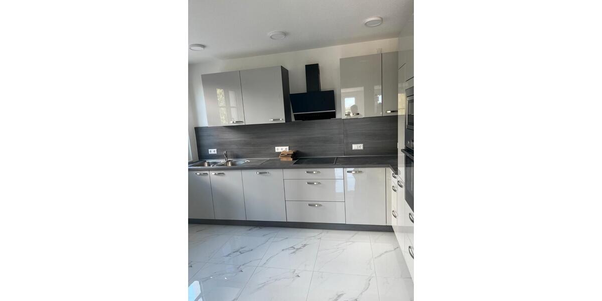 Reihenhaus Ostfildern - 8 Zimmer, 250 m&sup2;, 4.700&euro; | Angebot:26399281