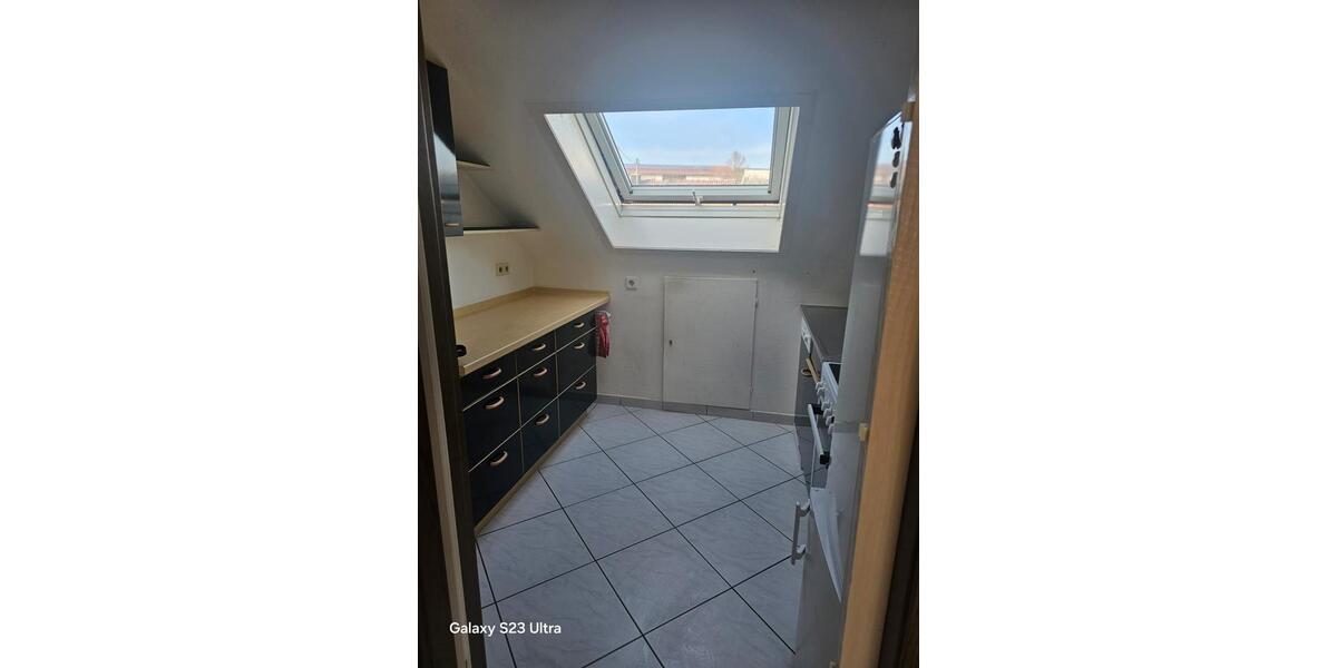 Dachgeschoßwohnung Gärtringen - 3 Zimmer, 70 m&sup2;, 1.250&euro; | Angebot:25342628