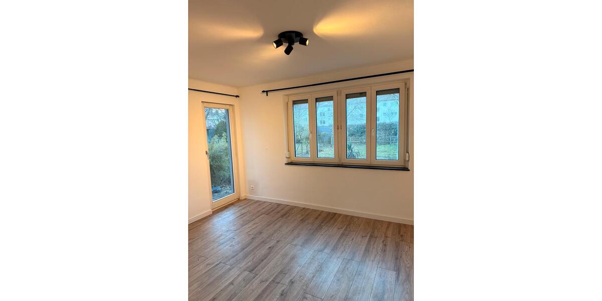 Reihenhaus Nürtingen - 4 Zimmer, 80 m&sup2;, 1.245&euro; | Angebot:25639747