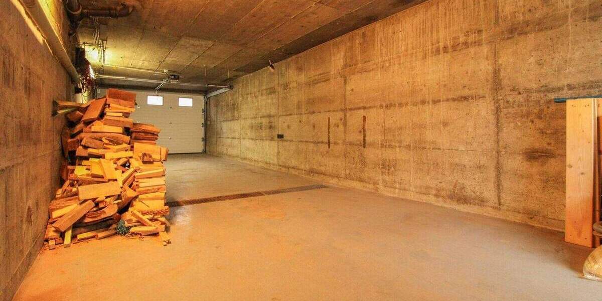 Einfamilienhaus Pfullingen - 7 Zimmer, 229 m&sup2;, 649.000&euro; | Angebot:25837282