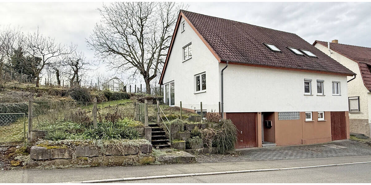 Mehrfamilienhaus, Wohnhaus Reutlingen Sondelfingen - 7 Zimmer, 169 m&sup2;, 464.000&euro; | Angebot:25999786