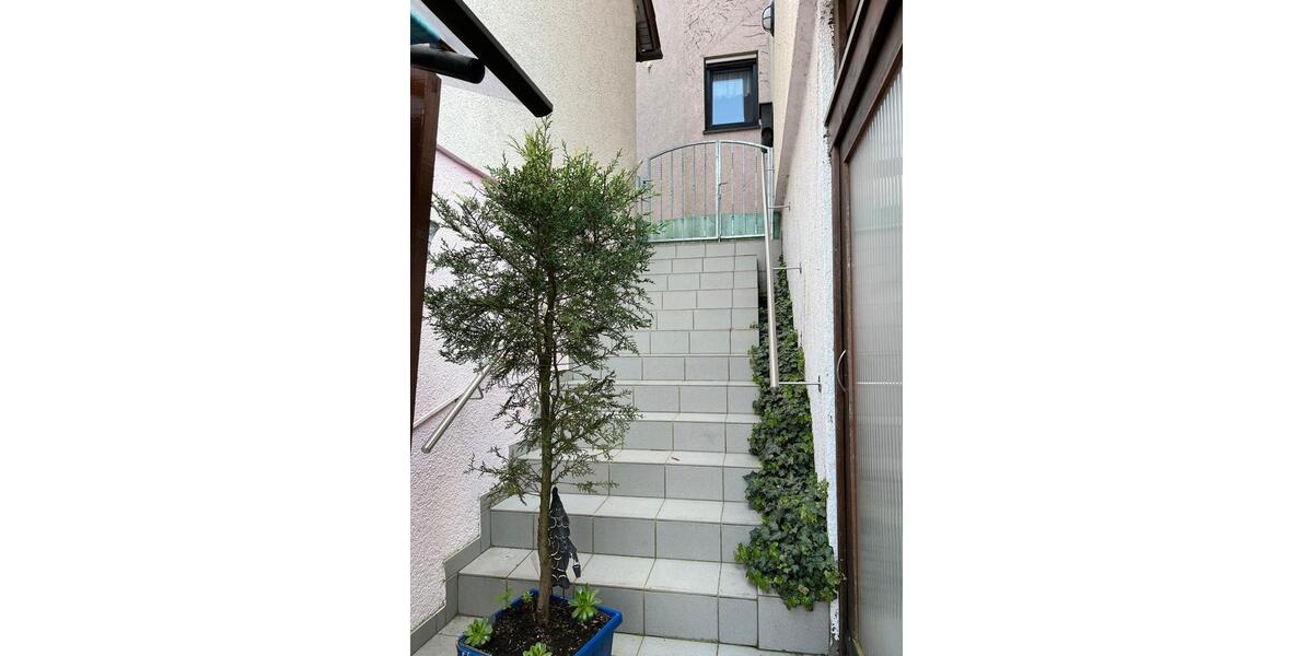 Terrassenwohnung Neuffen - 2.5 Zimmer, 103 m&sup2;, 280.000&euro; | Angebot:25831344