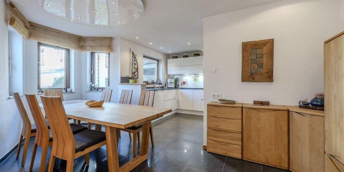 Einfamilienhaus Wolfschlugen - 7 Zimmer, 248 m&sup2;, 739.000&euro; | Angebot:25836556