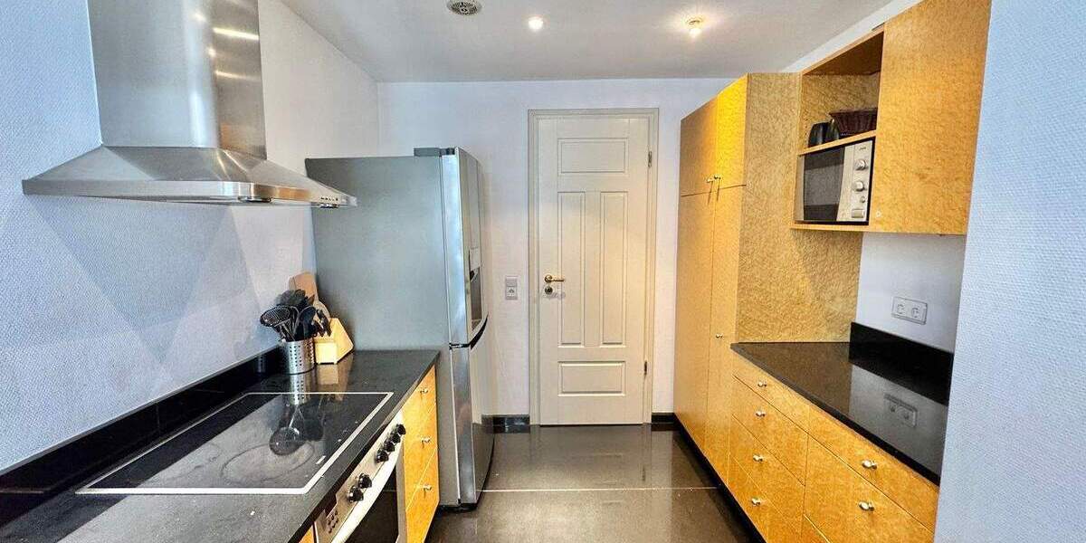 Etagenwohnung Stuttgart Mitte - 5 Zimmer, 130 m&sup2;, 2.340&euro; | Angebot:25704686