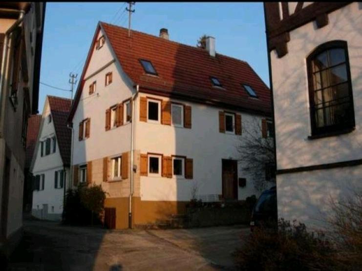Dachgeschoßwohnung Kusterdingen - 6 Zimmer, 14 m&sup2;, 395&euro; | Angebot:26192771