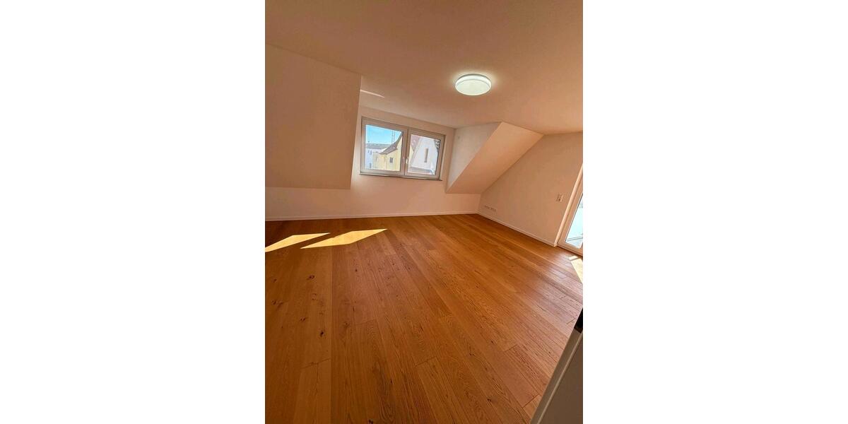 Doppelhaushälfte Reutlingen Reutlingen (Kernstadt) - 5 Zimmer, 160 m&sup2;, 2.200&euro; | Angebot:25976653