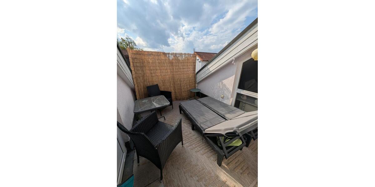 Dachgeschoßwohnung Böblingen Dagersheim - 2.5 Zimmer, 67 m&sup2;, 289.000&euro; | Angebot:27446821