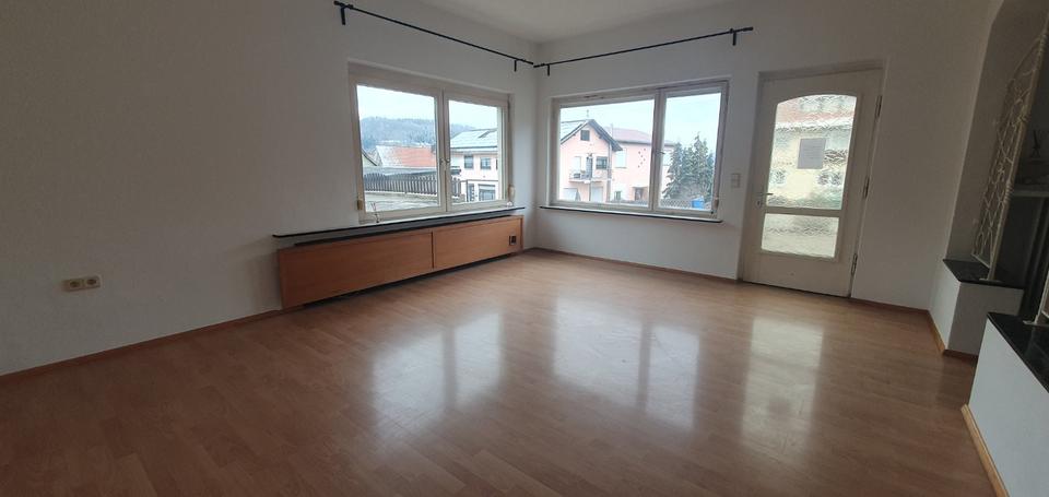 Erdgeschoßwohnung Burladingen - 3.5 Zimmer, 96 m&sup2;, 820&euro; | Angebot:25088759