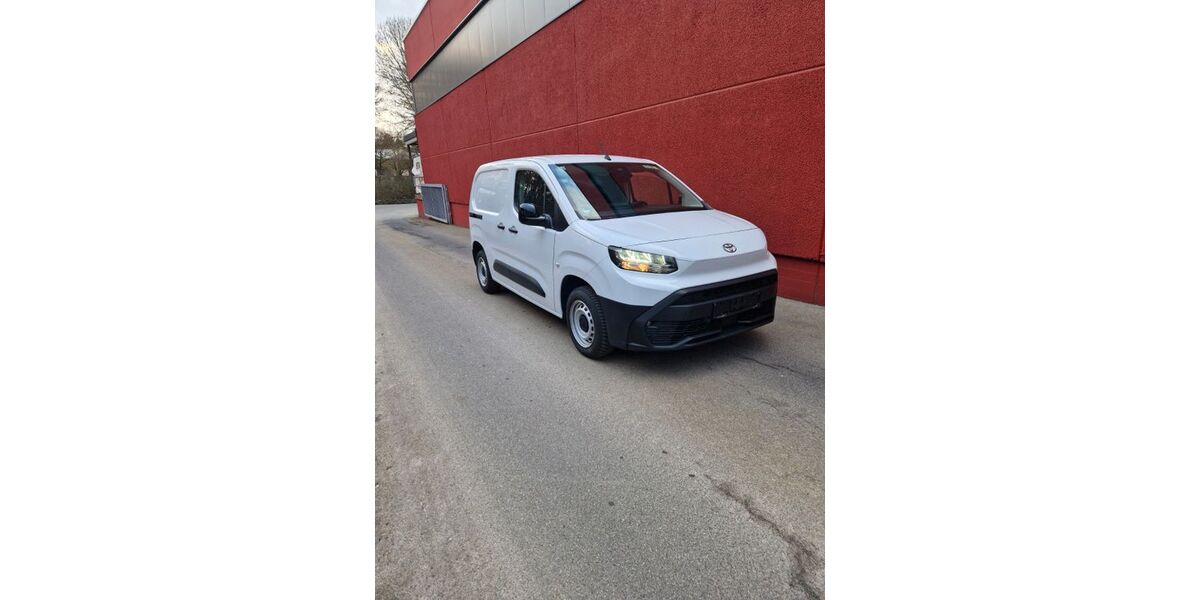 Toyota Proace City 34.000 km 16.750 &euro; Böblingen 71032