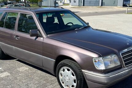 Mercedes-Benz E 280 159.945 km 13.500 &euro; Bodelshausen 72411