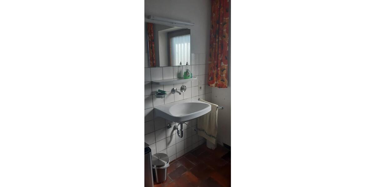 Etagenwohnung Tübingen Derendingen - 1 Zimmer, 15 m&sup2;, 260&euro; | Angebot:24876921