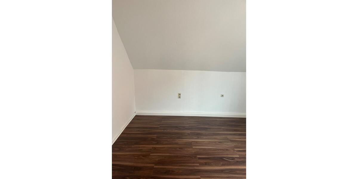 Dachgeschoßwohnung Tübingen - 2.5 Zimmer, 48 m&sup2;, 750&euro; | Angebot:26109804