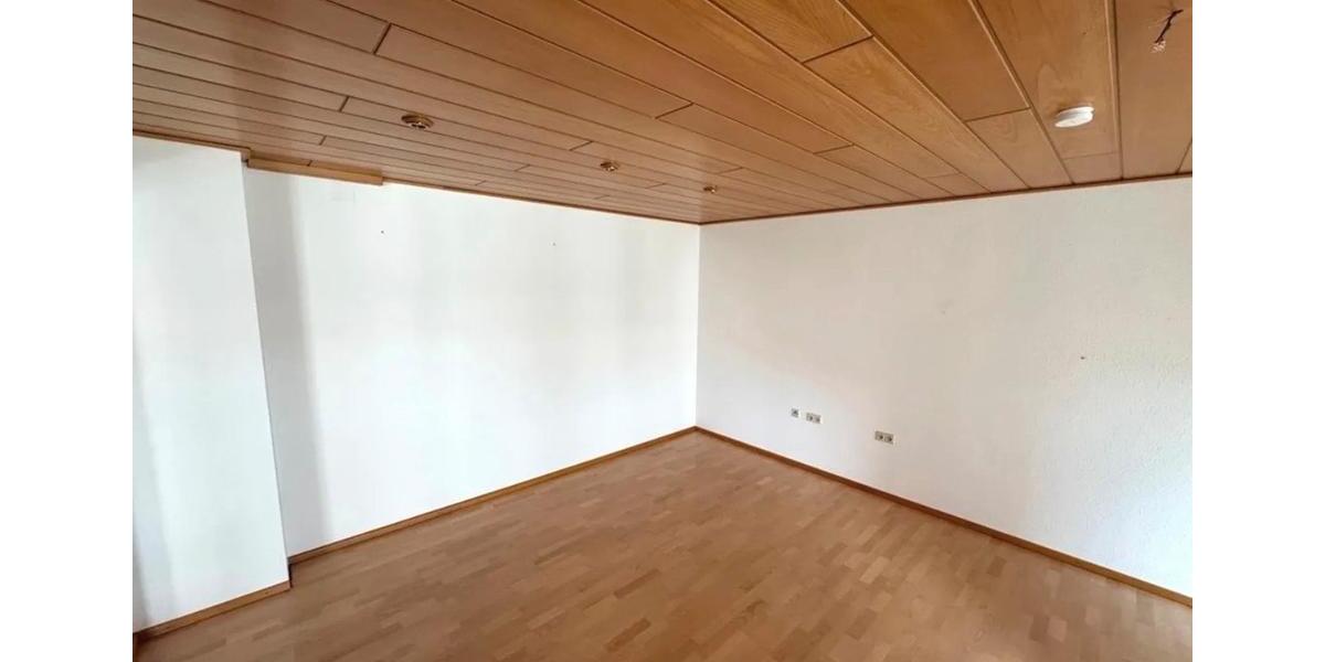 Etagenwohnung Nürtingen - 3.5 Zimmer, 72 m&sup2;, 900&euro; | Angebot:26681920