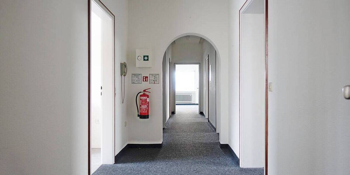 Gewerbeobjekt Tübingen Innenstadt - 7 Zimmer, 178 m&sup2;, 2.250&euro; | Angebot:26617670