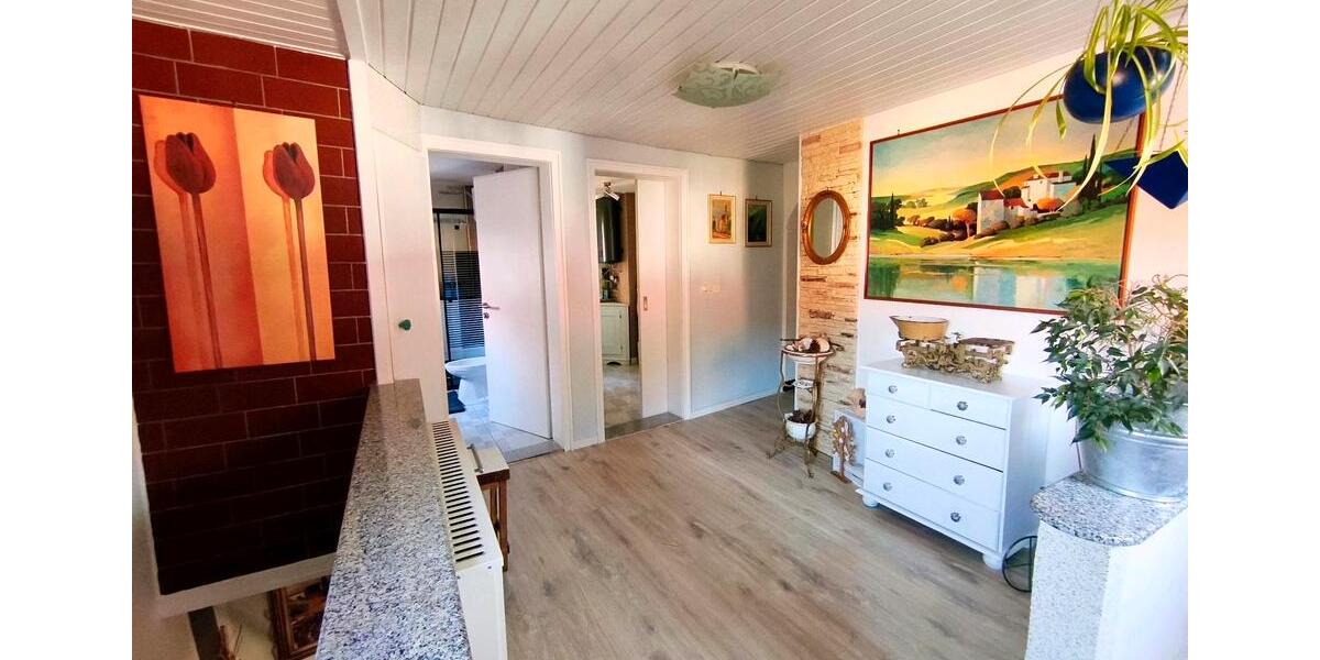 Einfamilienhaus Bad Urach - 6 Zimmer, 180 m&sup2;, 359.000&euro; | Angebot:25398135