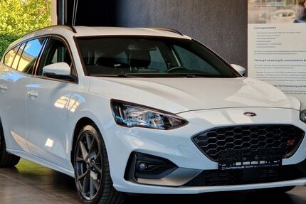 Ford Focus 45.655 km 25.990 &euro; Gäufelden 71126