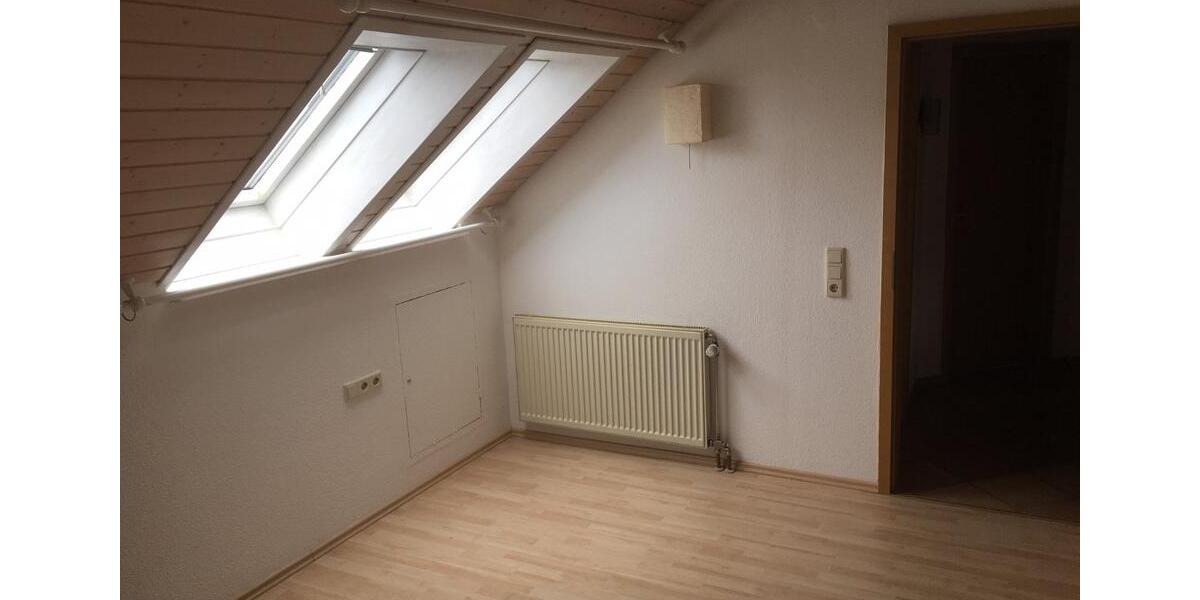 Dachgeschoßwohnung Ammerbuch - 1 Zimmer, 11 m&sup2;, 300&euro; | Angebot:26443375