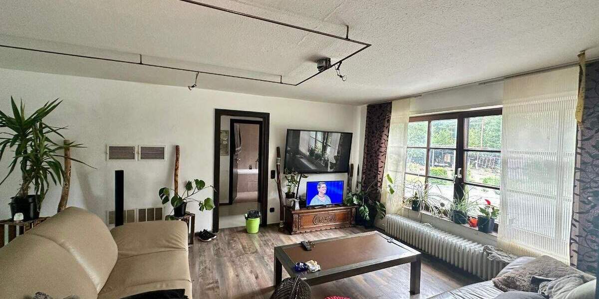 Mehrfamilienhaus, Wohnhaus Ostelsheim - 8 Zimmer, 300 m&sup2;, 1.000.000&euro; | Angebot:25674461